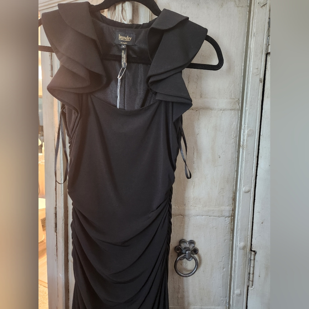 Laundry by Shelli Segal Black Rouged Gown